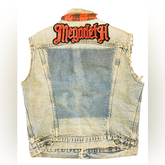 Vintage Levi’s Denim Vest Customized & Distressed w/ Megadeath Iron Maiden Patch - Picture 2 of 11